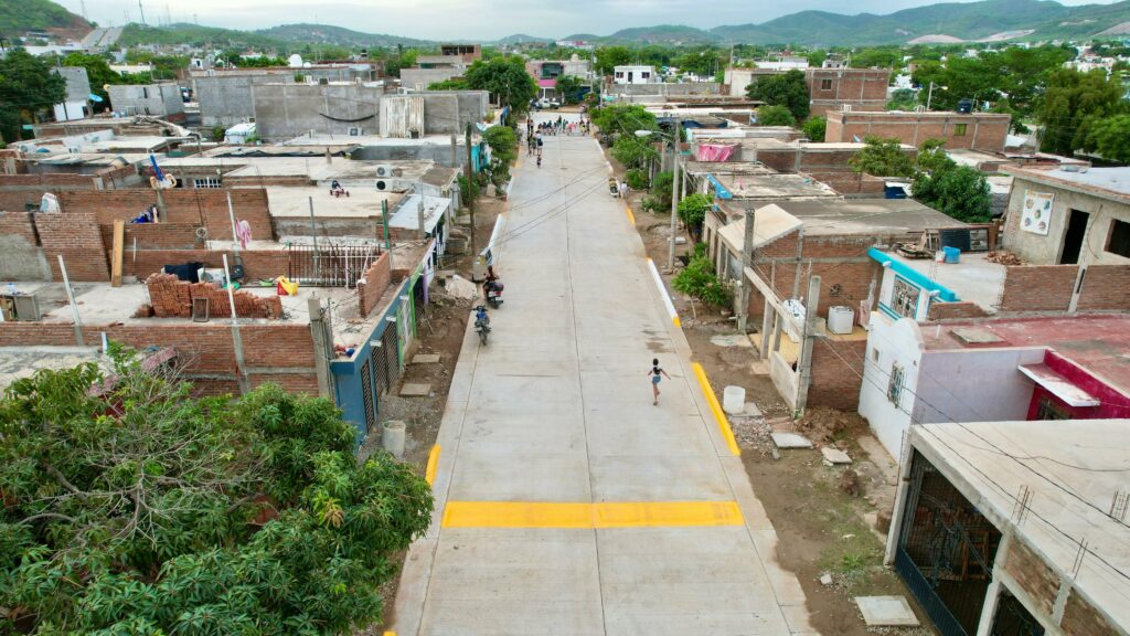 El Alcalde Dgar Gonz Lez Inaugura La Pavimentaci N En La Calle