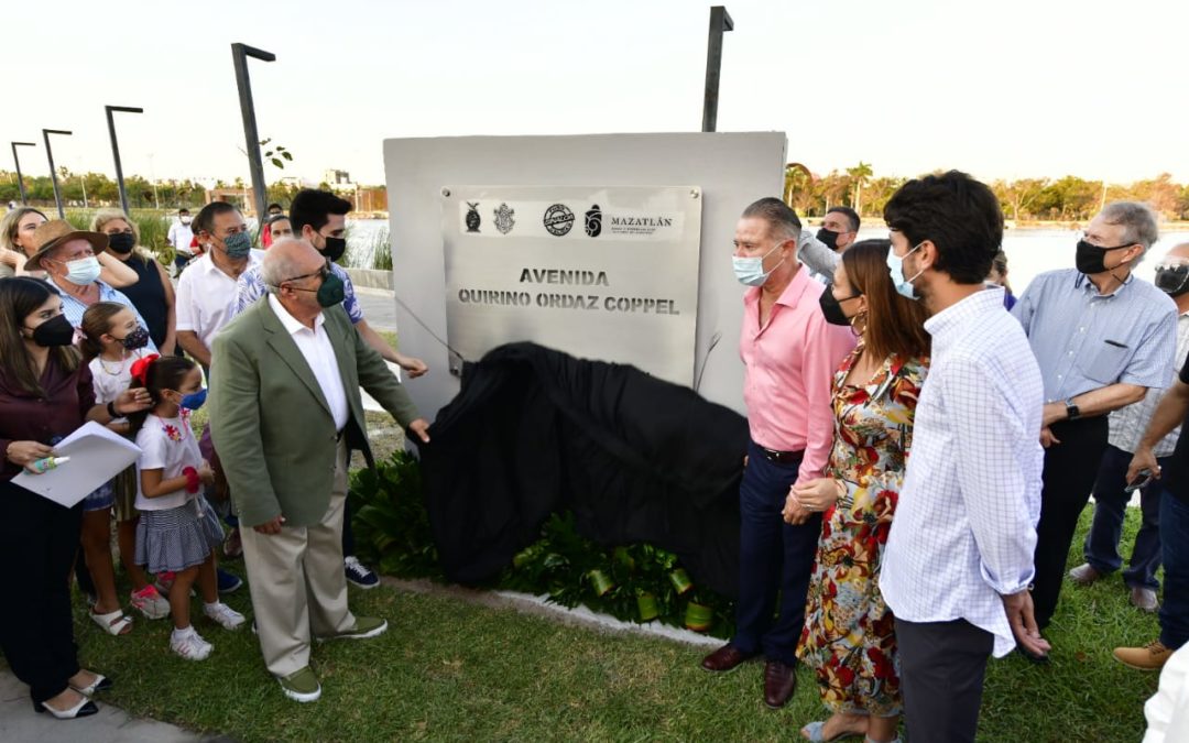 Develan placa de la Avenida Quirino Ordaz Coppel en Mazatlán