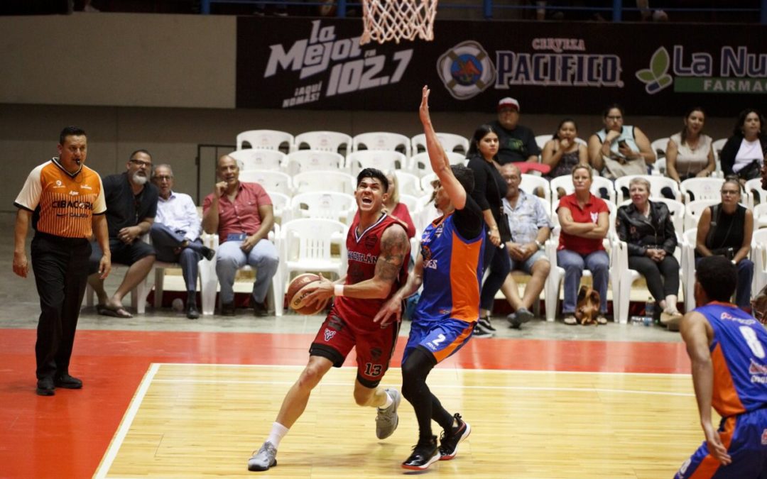 El basquetbolista mazatleco Daniel Onofre listo para la temporada