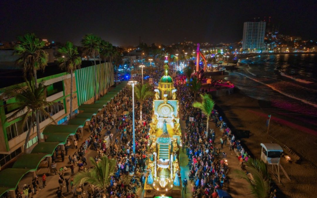 El Malecón de Mazatlán se llena de alegría y brillo en el primer desfile de Carnaval