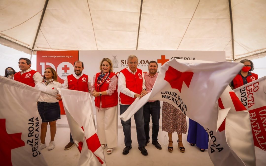 Rocha pone en marcha la colecta de la Cruz Roja Sinaloa