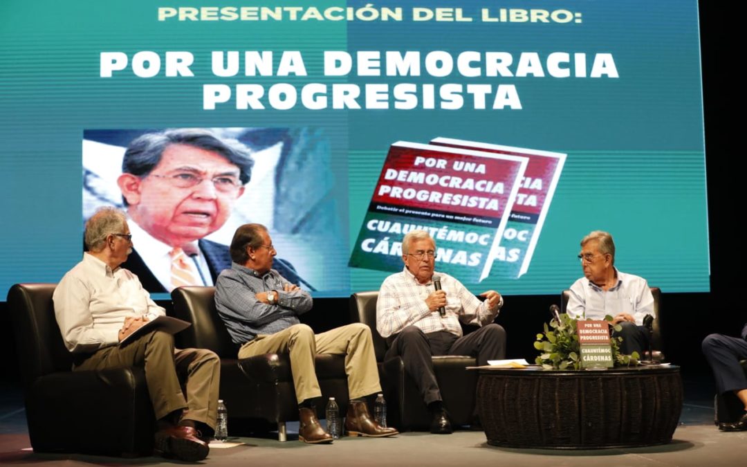 Rocha asiste a la presentación del libro de Cuauhtémoc Cárdenas