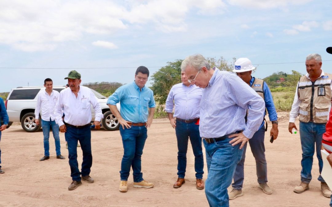 Supervisa Rocha construcción del puente El Quelite