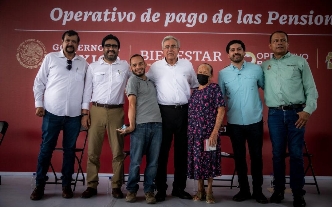 Rocha entrega Pensiones para el Bienestar en Eldorado