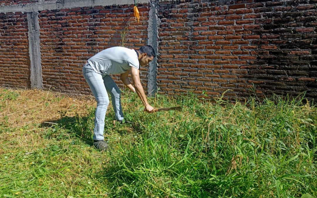 Regidor Reynaldo González pone en marcha programa de limpieza en escuelas de zona urbana y rural