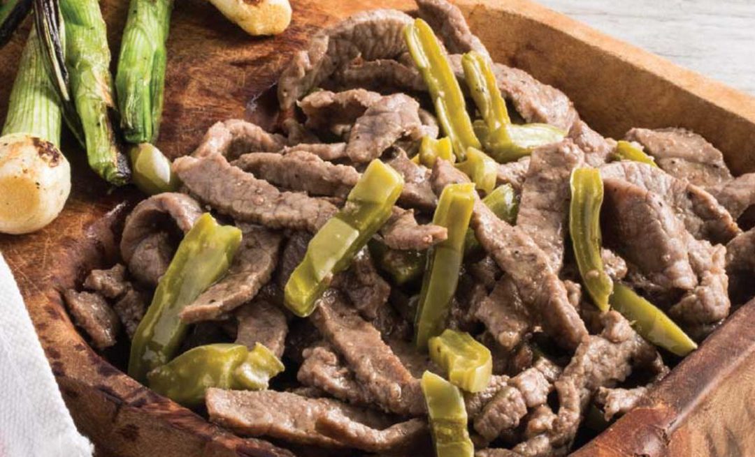 ¿Cómo preparar fajitas de res con nopales?