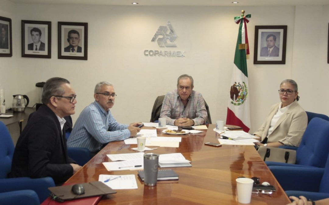 Se reúne Domínguez Nava con empresarios; despeja dudas sobre el nuevo marco curricular