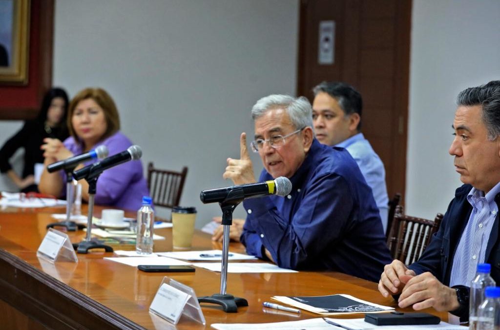 Rocha sostiene reunión con su gabinete rumbo al Primer Informe de Gobierno