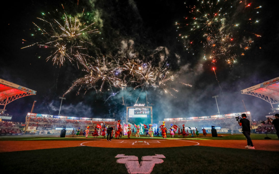 Música, pirotecnia y triunfo en la inauguración del beisbol en Mazatlán