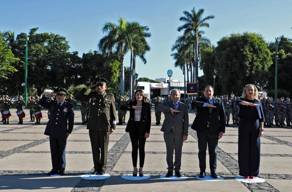 Autoridades realizan izamiento de Bandera para fomentar el civismo y respeto a los símbolos patrios