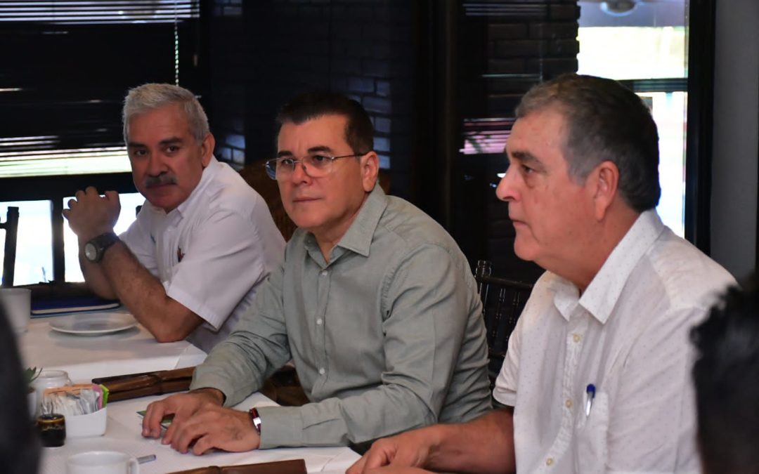 Alcalde, Edgar González Zatarain, se reúne con líderes camarales de Mazatlán