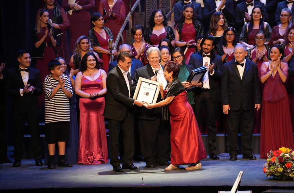 Gran noche de celebración: El Coro Ángela Peralta ofrece un concierto memorable