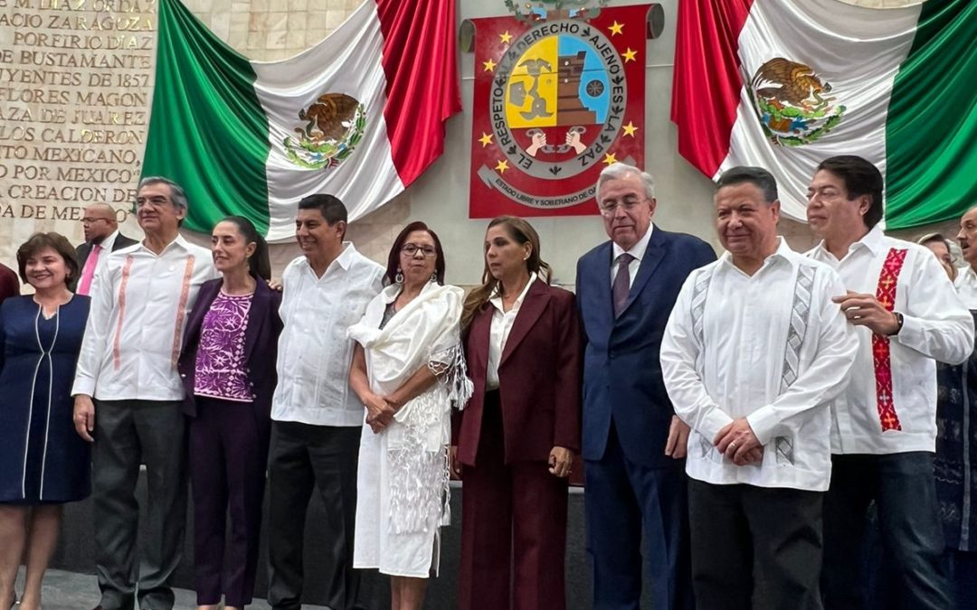 Rocha asiste a la toma de protesta del gobernador de Oaxaca