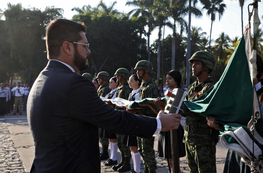 Autoridades realizan izamiento de Bandera para fomentar el civismo y respeto a los símbolos patrios