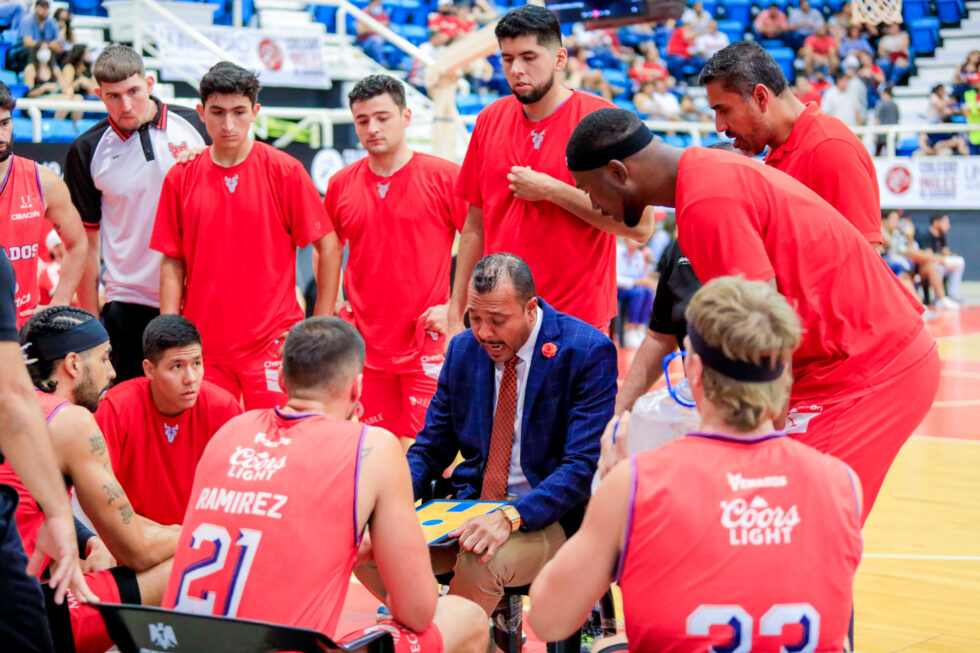 El coach Guillermo Correa está listo para regresar a Venados Basketball