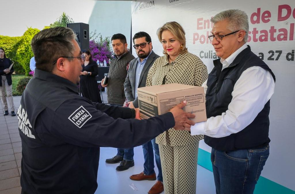 ENEYDA ROCHA CUMPLE COMPROMISO Y ENTREGA APOYO ALIMENTARIO POLICÍAS ESTATALES