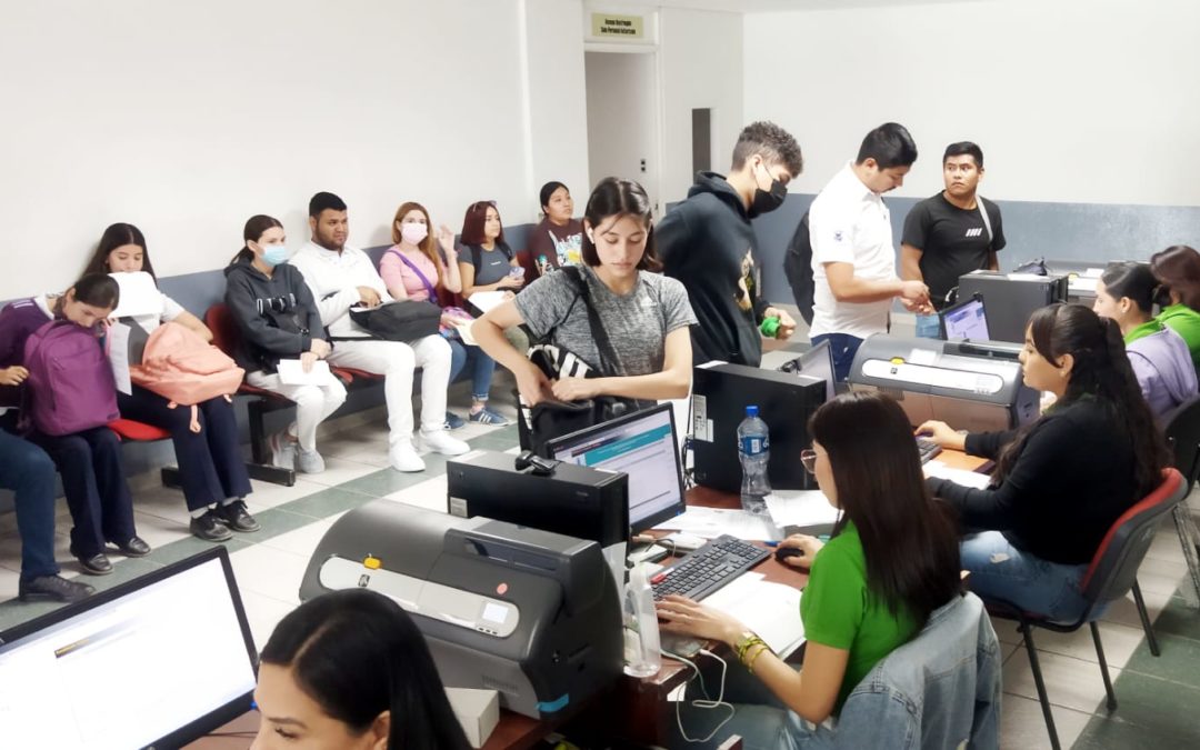 LAMAN A ESTUDIANTES DE NIVELES MEDIO SUPERIOR Y SUPERIOR A RENOVAR TARJETAS PARA DESCUENTO EN TRANSPORTE