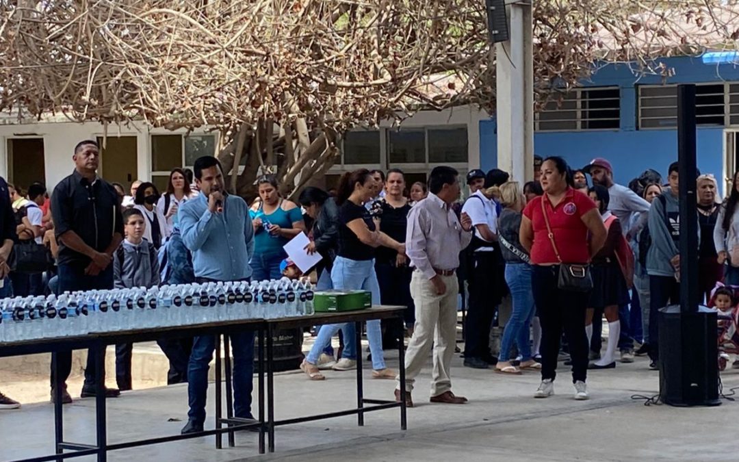 Esfuerzo Ciudadano beneficia a mil 200 estudiantes de la secundaria Lázaro Cárdenas