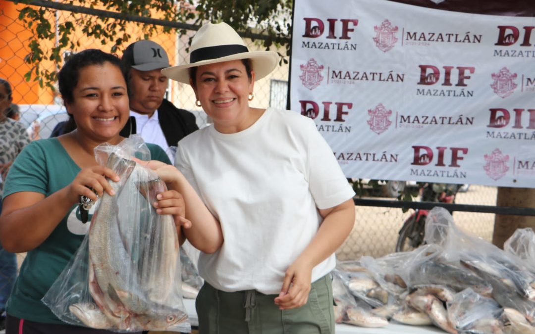 Entrega Gobierno Municipal y DIF Mazatlán una tonelada de pescado a cinco colonias populares