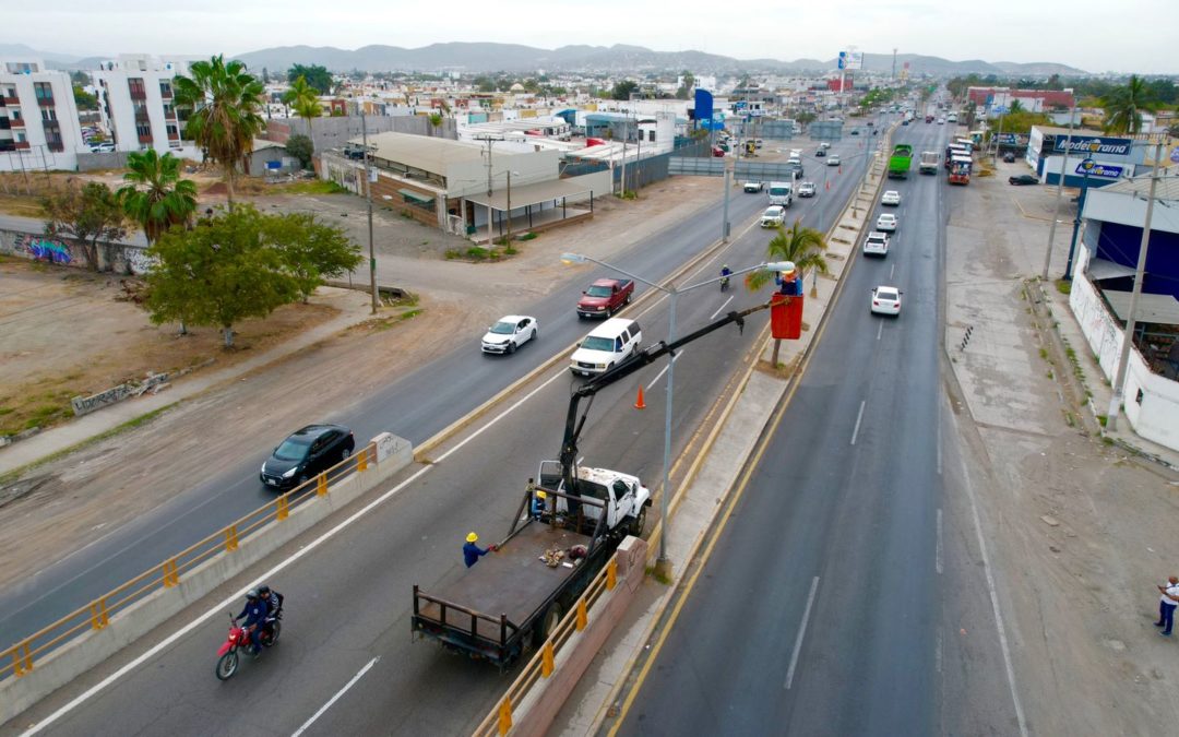 Rehabilitan lámparas en carretera Internacional y libramiento Luis Donaldo Colosio de Mazatlán