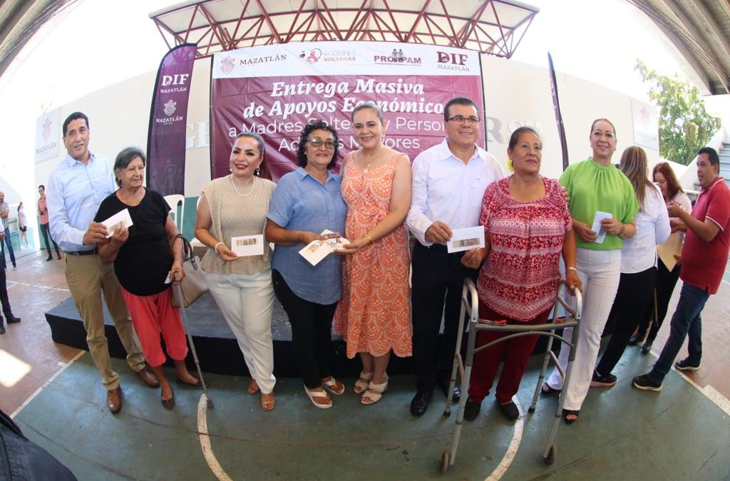 Entregan Sistema DIF Mazatlán y Gobierno Municipal recursos del Programa de Apoyo Económico a Madres Solteras y a Personas Adultas Mayores