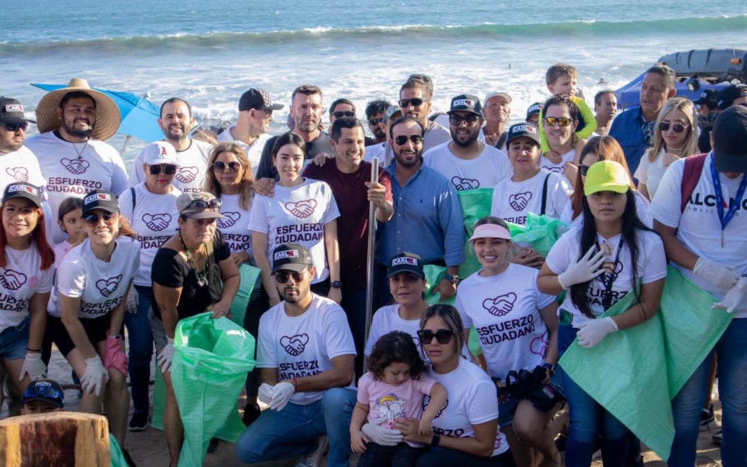 Esfuerzo Ciudadano y el empresario Carlos Escobar celebraron el Día del Medio Ambiente con jornada de limpieza de playas