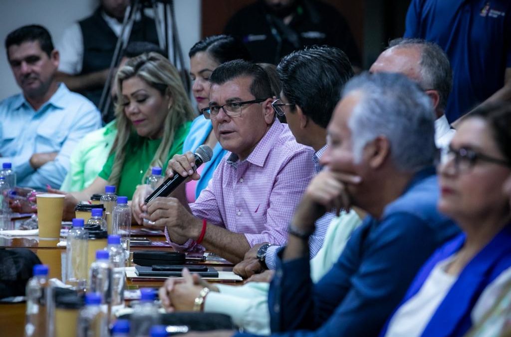 Presenta Édgar González acciones preventivas realizadas en Mazatlán para enfrentar la temporada de lluvias