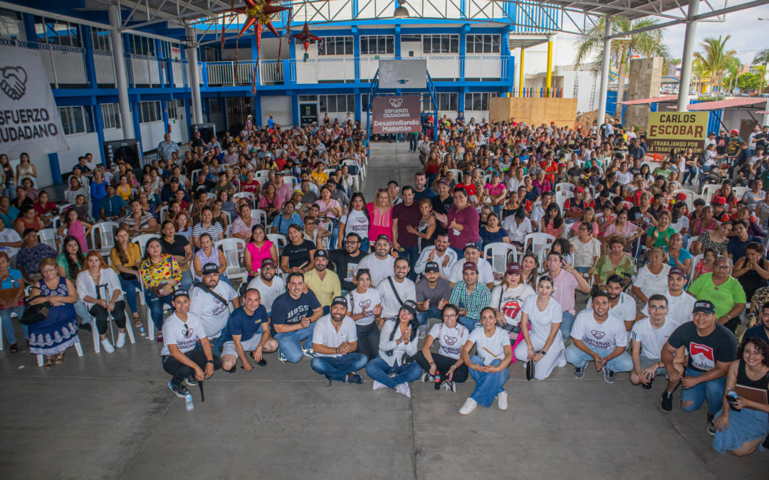 Esfuerzo Ciudadano suma voluntades y reúne alrededor de mil personas en sesión informativa