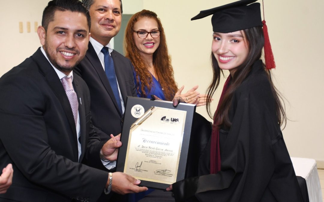 Celebran ceremonia de graduación de Arquitectura Mazatlán