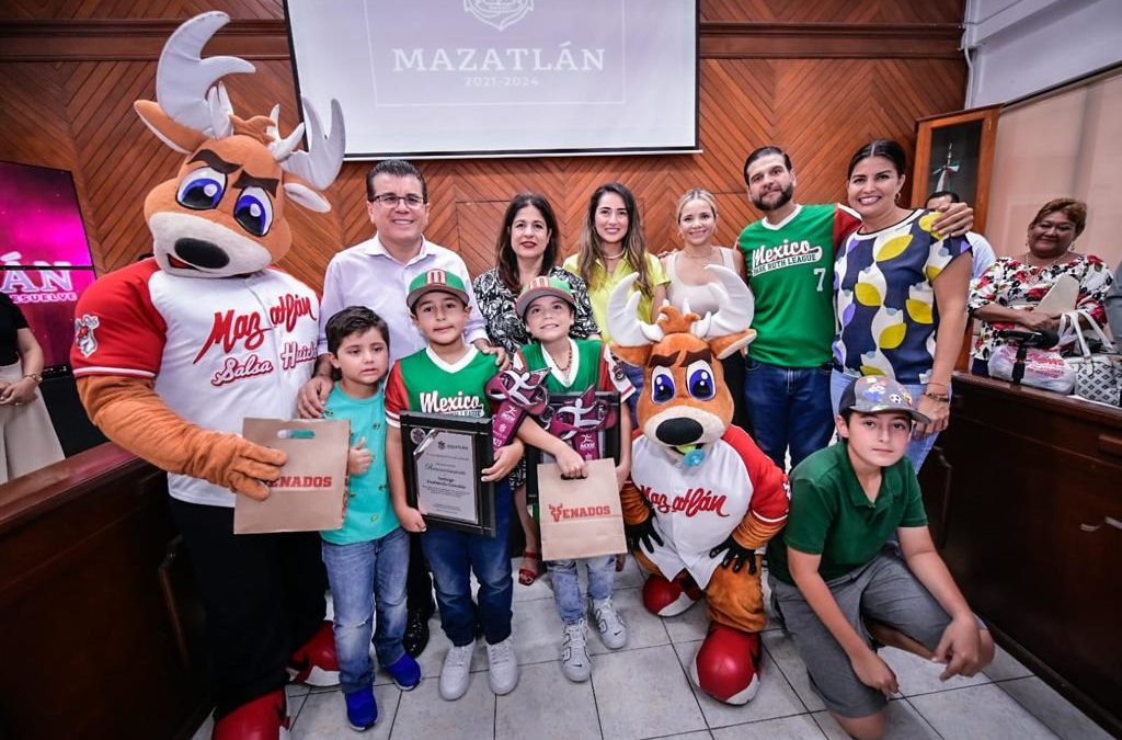 Elías Cordova y Santiago Fuentevilla son reconocidos, en el Cabildo de Mazatlán, por su campeonato en Calp Ripken World Series 2023