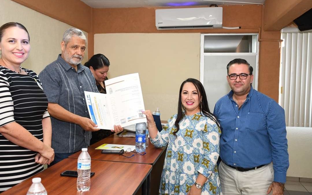 Entregan certificados por calidad a encargados del Servicio Social (S.S.U.) y tienen Taller para moderadores rumbo al Congreso de S.S.U