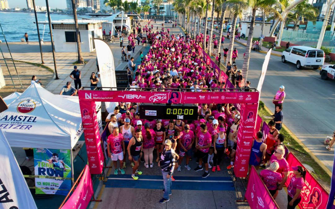 El alcalde Édgar González y su esposa María Teresa Apodaca encabezan la Carrera Rosa 2023