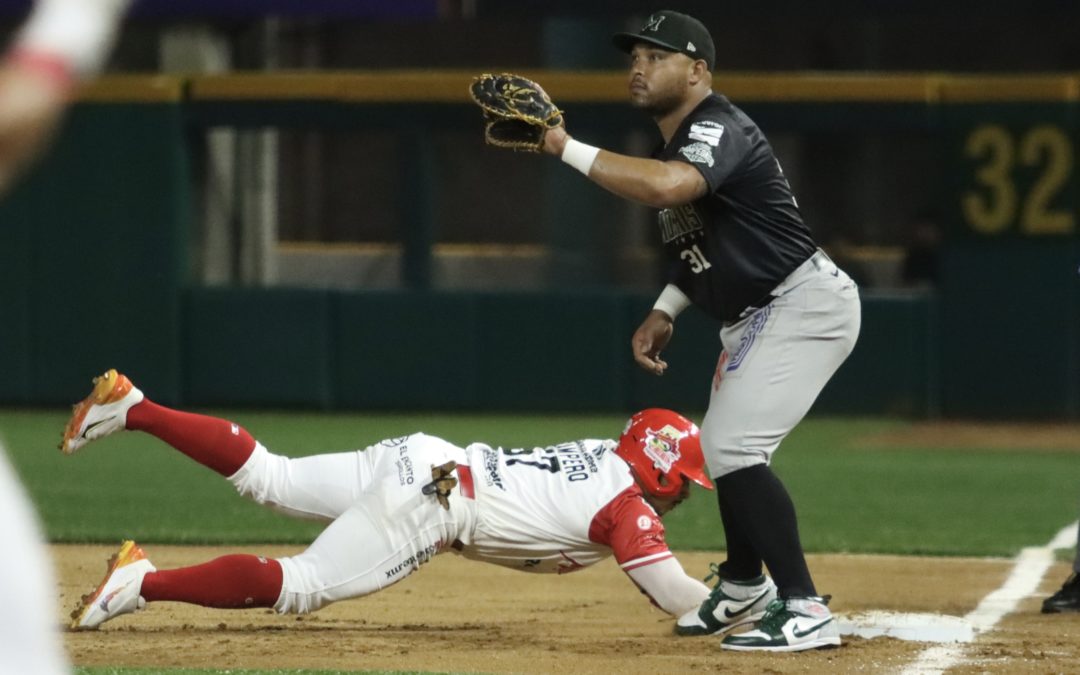 Venados de Mazatlán amarra serie al vencer en casa al campeón, Cañeros de Los Mochis