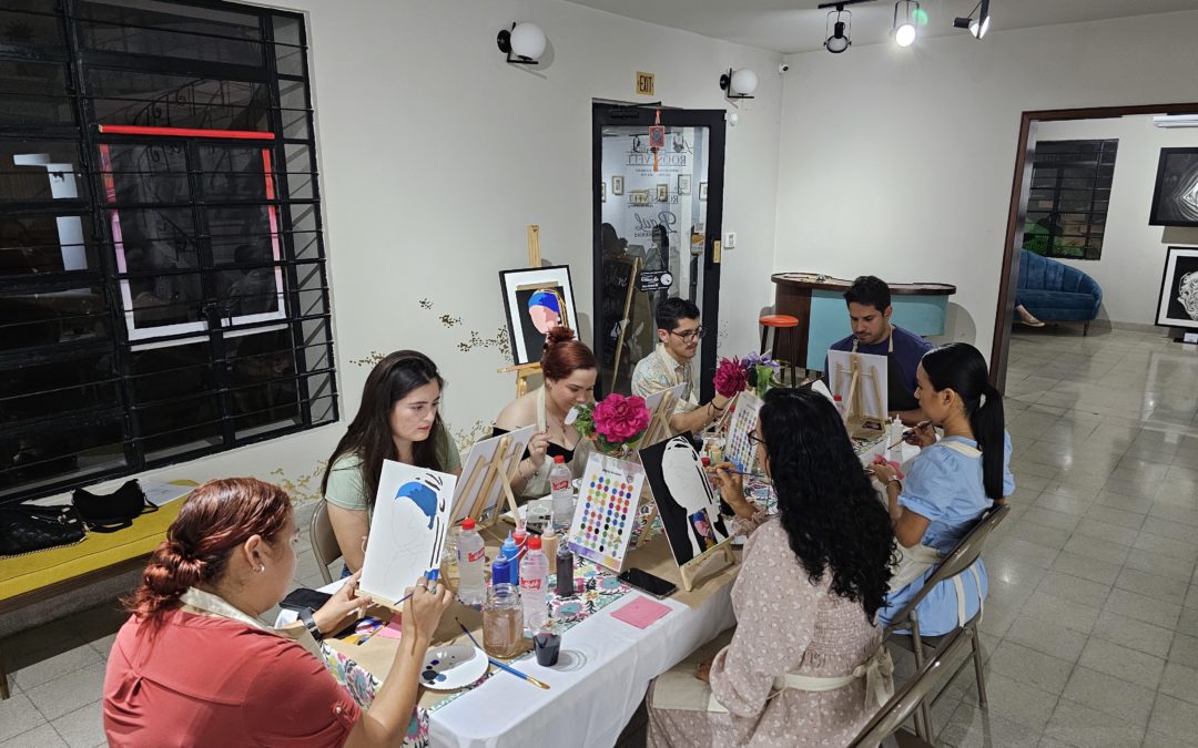 Recrean arte acompañados de vino tinto y música en la galería La Roosevelt