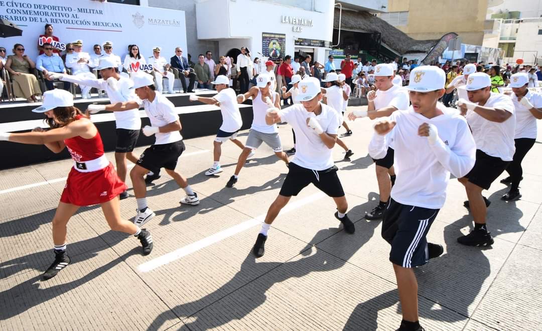 Destacada participación de la UAS-URS en desfile Revolucionario