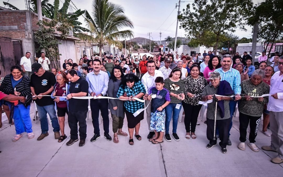 El Gobierno de Mazatlán entregó la pavimentación de la calle Montaña chiquita de la colonia Universo