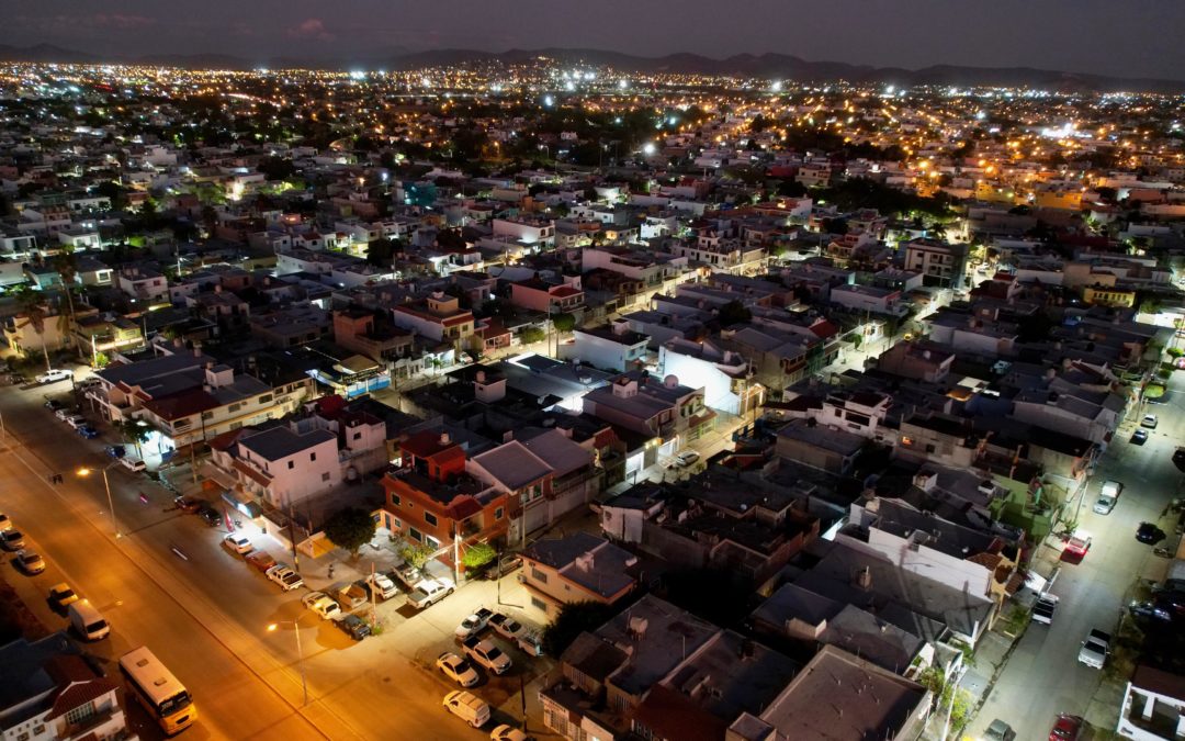 Modernizan alumbrado público de Jacarandas con la instalación de lámparas LED