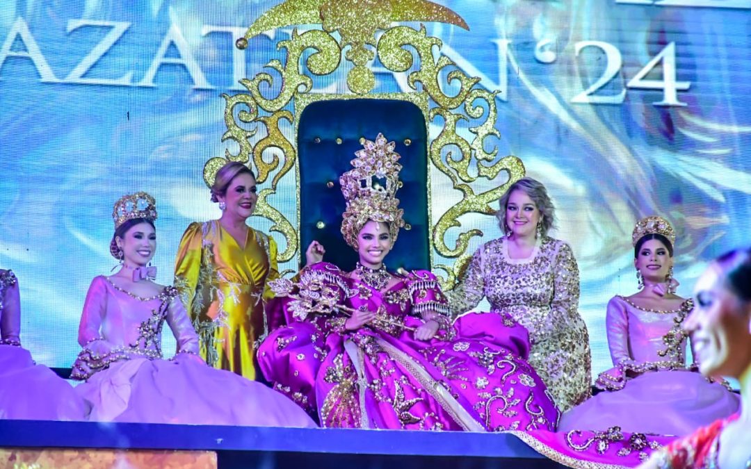 Suenan los papaquis para coronar a Carolina Ruelas, Reina del Carnaval Internacional de Mazatlán 2024