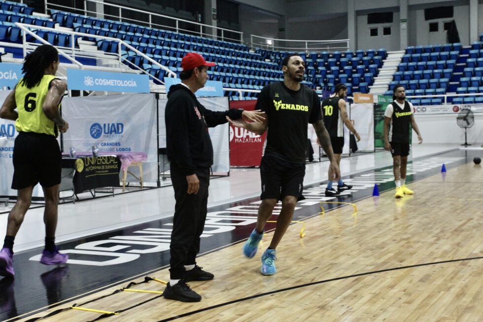 Voy a hacer lo que más necesite el equipo: Douglas Herring, jugador de Venados Basketball