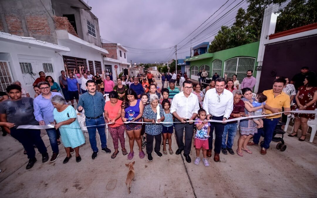 El Gobierno de Mazatlán inaugura obra de pavimentación de la calle Siqueros en la colonia Sinaloa