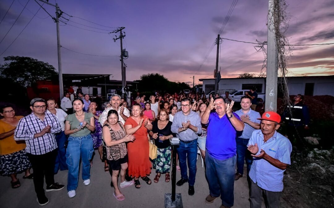 Instalan lámparas LED en la comunidad de El Zapote