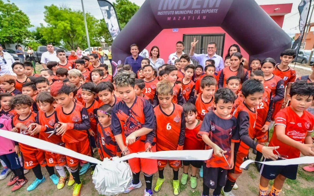 Moderniza Imdem el campo de fútbol de La Campiña