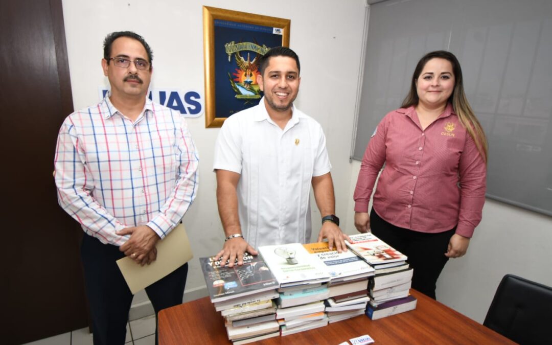 Gracias al Pacto Social UAS, donan libros Centro de Estudios Superiores de El Rosario