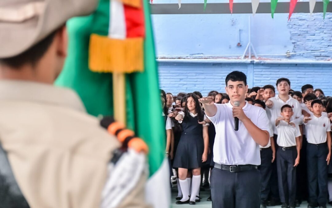 Escuela secundaria Miguel Hidalgo celebra el Lunes Cívico con la presencia de autoridades locales