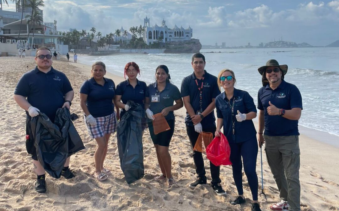 Gran Acuario se une a la limpieza de playas en Mazatlán