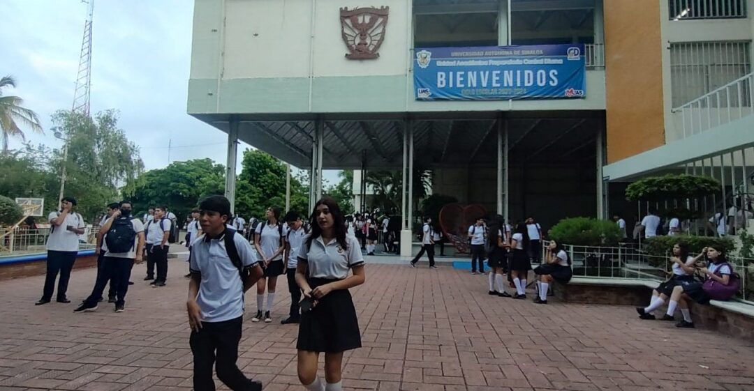 Preparatorias de la UAS, las únicas en el estado en contar con una certificación internacional, garantizando formación de excelencia