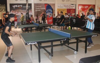 Realizan torneo de tenis de mesa en Plaza Acaya