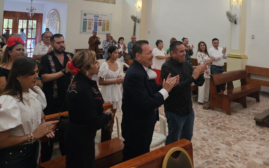 El cantante Julio Preciado celebra su cumpleaños número 58 en Mazatlán