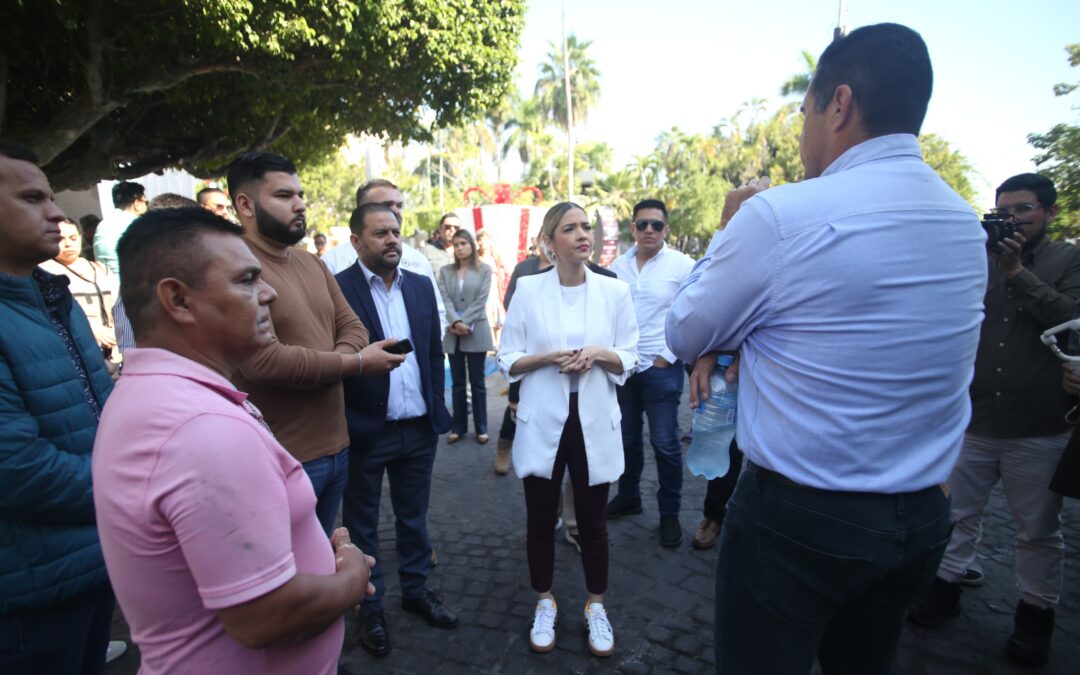 Estrella Palacios ofrece diálogo y atención personal a manifestantes