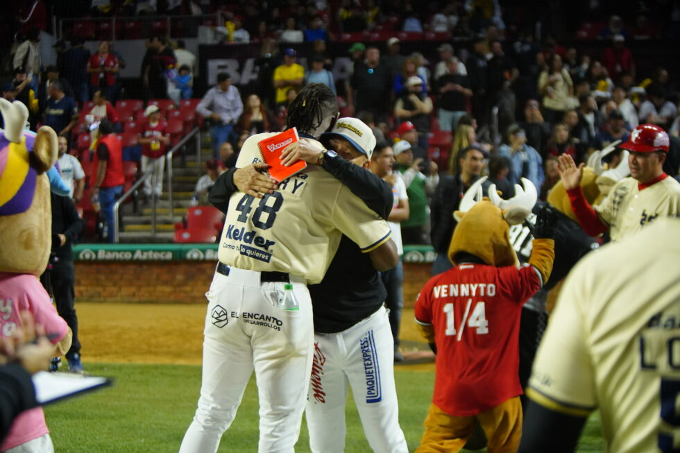 Venados de Mazatlán logra emocionante triunfo y van por quinto encuentro ante Tomateros